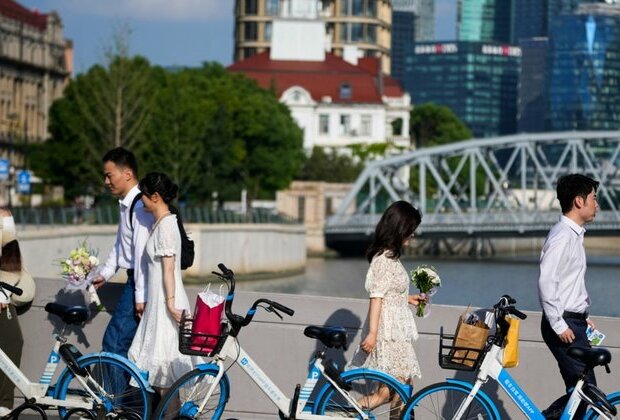 China Faces Record High Unmarried Rate Among Young People