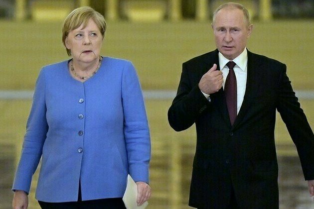 Putin did better job than any German leader  Tucker Carlson