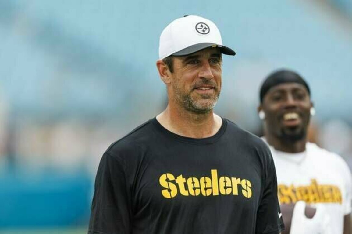 Steelers' Tomlin says Aaron Rodgers (calf) fine after practice misstep