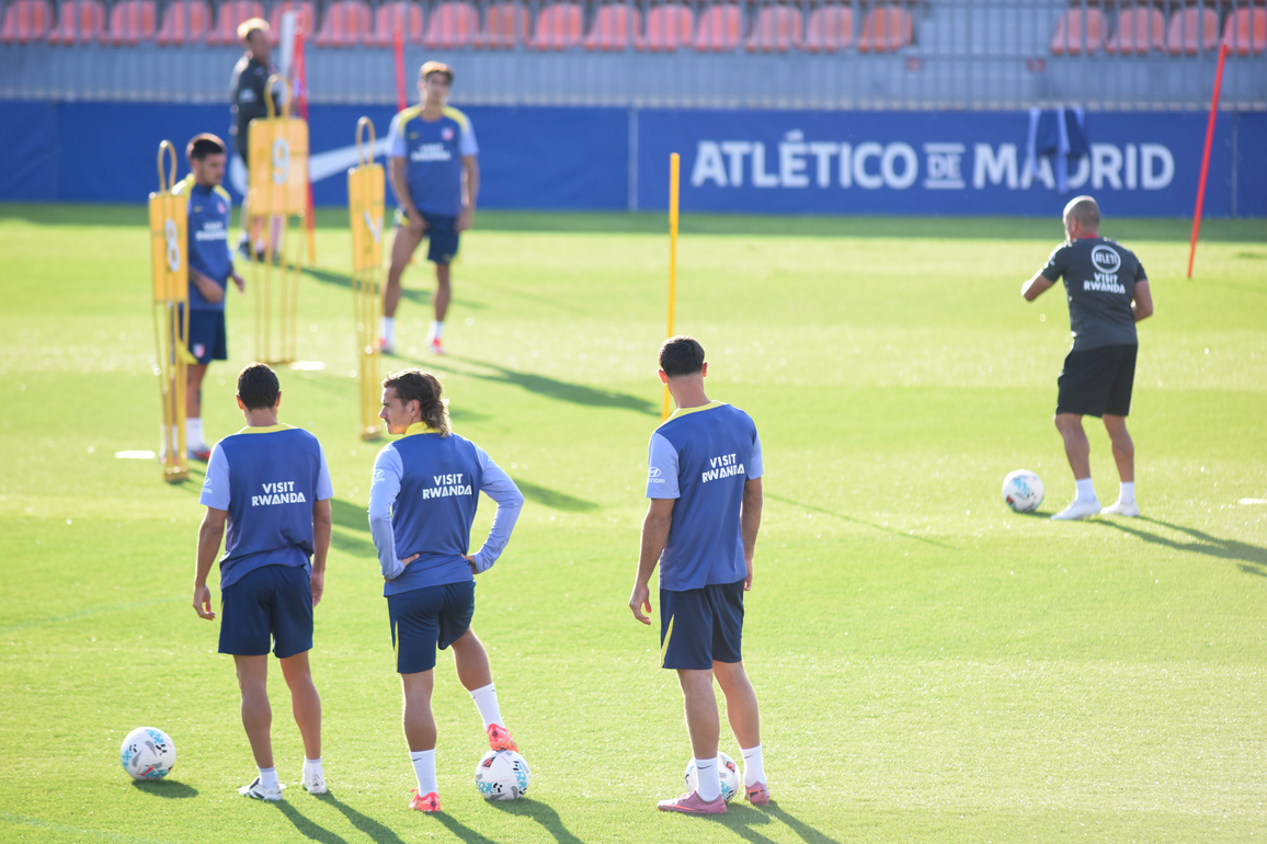 (SP)SPAIN-MADRID-FOOTBALL-ATLETICO DE MADRID-TRAINING