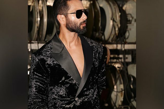 Shahid makes dashing bike entry at IFFI 2023 opening ceremony, recreates 'Kabir Singh' moment