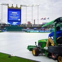 Brewers bid to carry potent offense into doubleheader vs. Royals