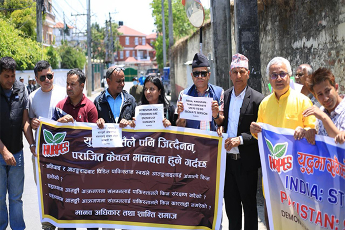 Nepali human rights activists protest in front of Pakistan Embassy in Kathmandu, calls for de-escalation