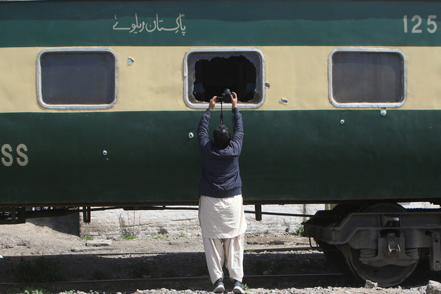 Pakistan halts Jaffar Express amid terror threats, suspends Quetta-Peshawar route for four days