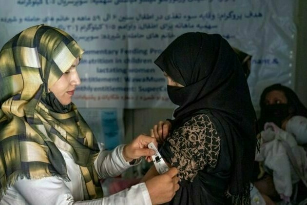 Despite restrictions, Afghan women provide health care 