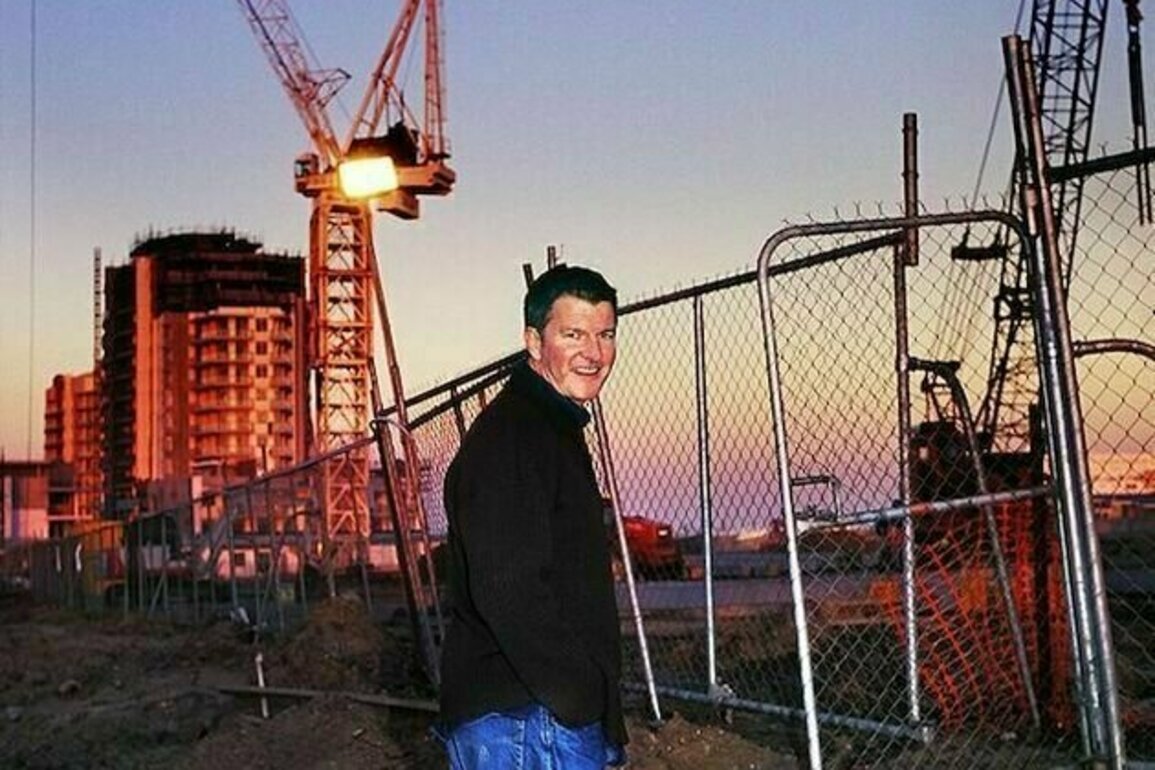 When Tim Finn-ished with Split Enz he built a solo career