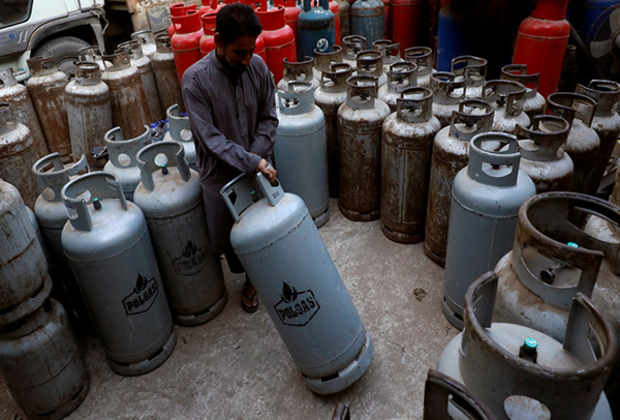 Pak company announces gas load shedding for Ramadan