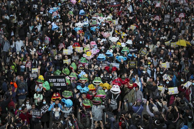 Hundreds of Thousands of Protesters Pack Hong Kong Streets
