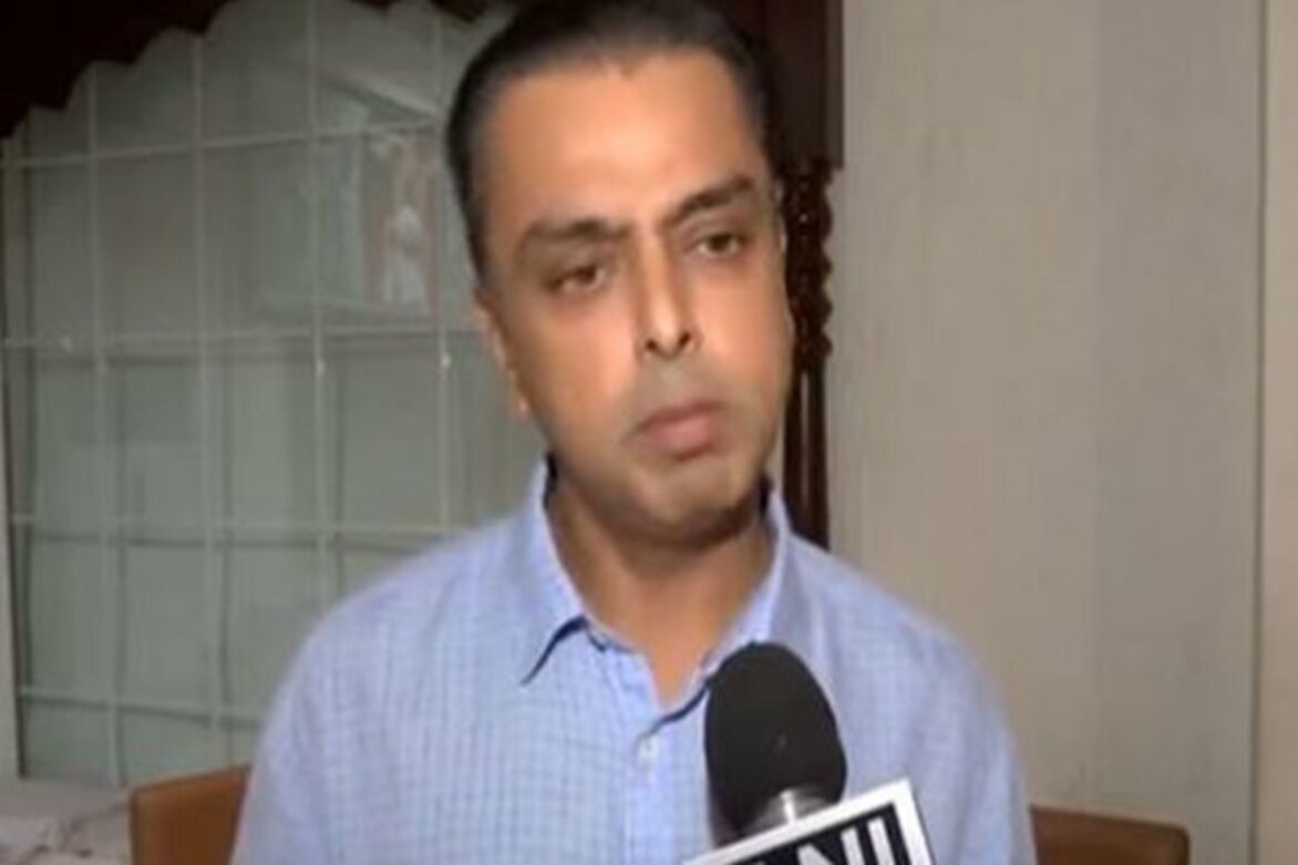 Shiv Sena leader Milind Deora writes to Civil Aviation Minister over near-miss incident at Mumbai Airport