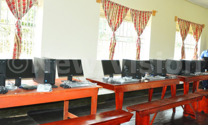 Chinese embassy donates computers to Ibanda School Chinese embassy donates computers to Ibanda School