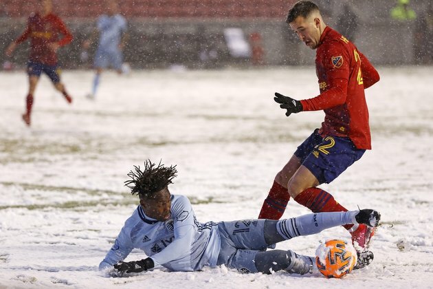 Top-seeded Sporting KC aim to fend off Earthquakes