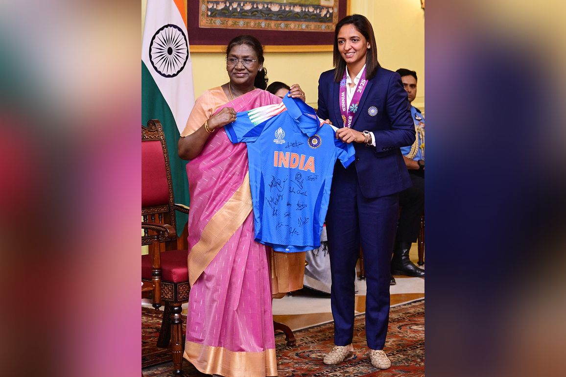 Women's World Cup-winning Indian team calls on President Murmu