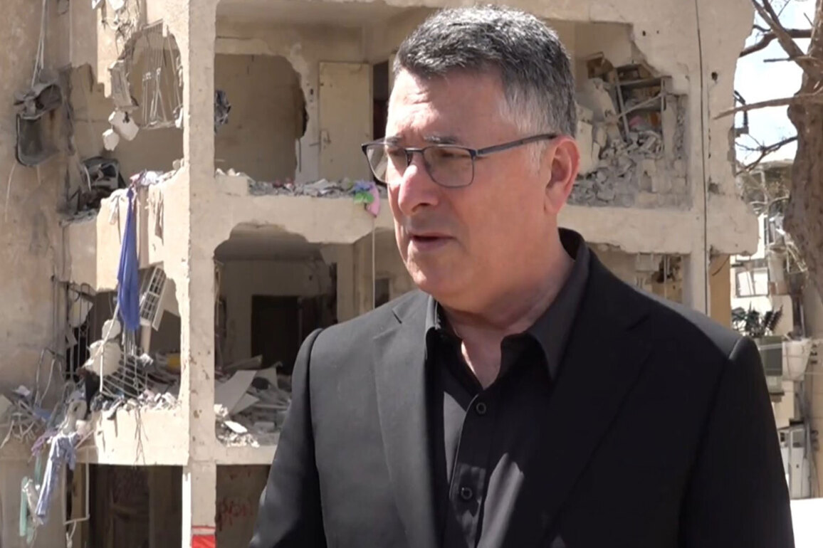 "Clearly a war crime": Israeli FM Sa'ar says Iran's "objective" is to "hurt as many civilians as possible"