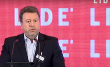 Alexandre D'Ambrosio em conferência nos Emirados Árabes Unidos