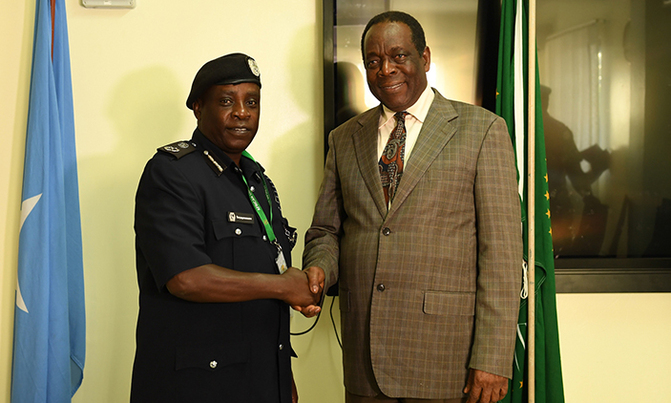 Turyagumanawe holds talks with AMISOM chief Turyagumanawe holds talks with AMISOM chief