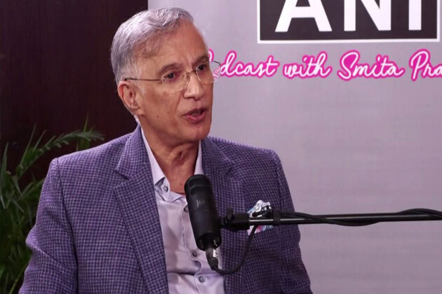"Opportunity where beyond services, India will now create those products": Niranjan Hiranandani on US tariffs