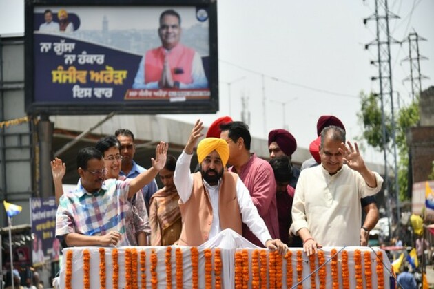 "Splendid victory": Arvind Kejriwal congratulates party workers after AAP's impressive show in bypolls