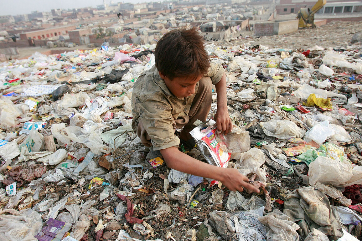 Urban, rural areas of Islamabad and Karachi grapple with garbage crisis