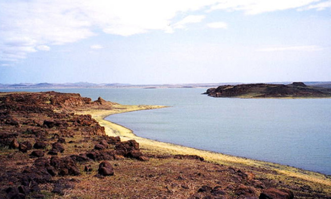 Kenya's smallest tribe struggles to survive as Lake Turkana water recedes Kenya's smallest tribe struggles to survive as Lake Turkana water recedes