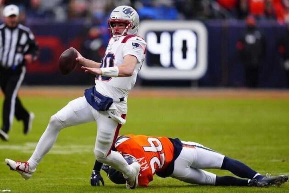 Patriots list Drake Maye (shoulder) as limited