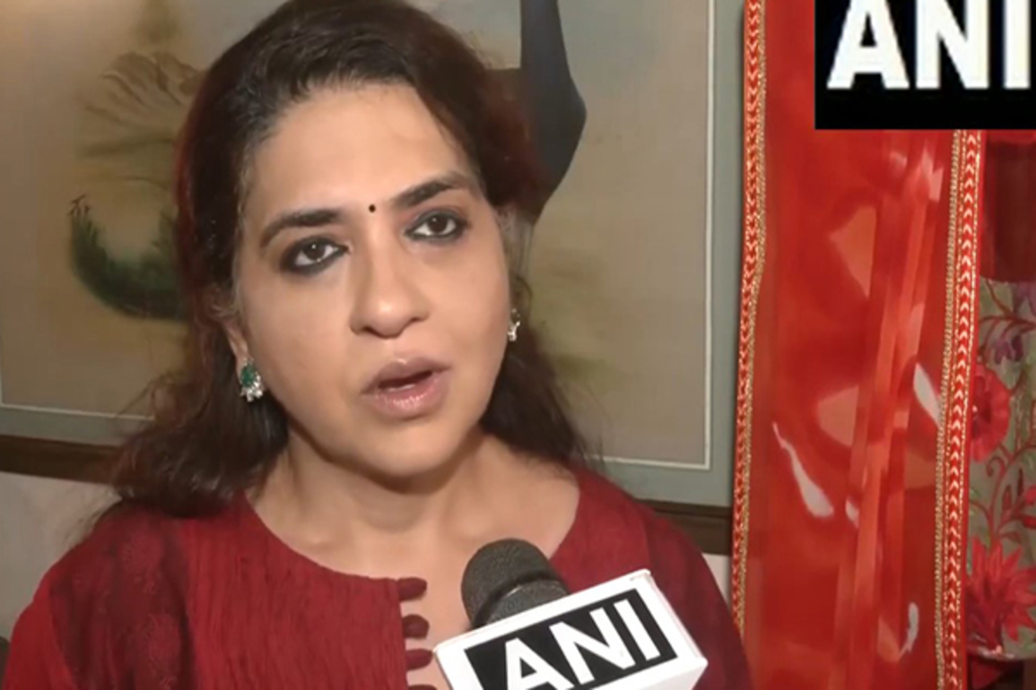 Shiv Sena's Shaina NC slams Rahul Gandhi for questioning Supreme Court's ruling on stray dogs