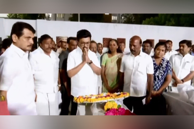CM MK Stalin meets injured people at Hospital after 38 die in Karur, pays tribute to victims
