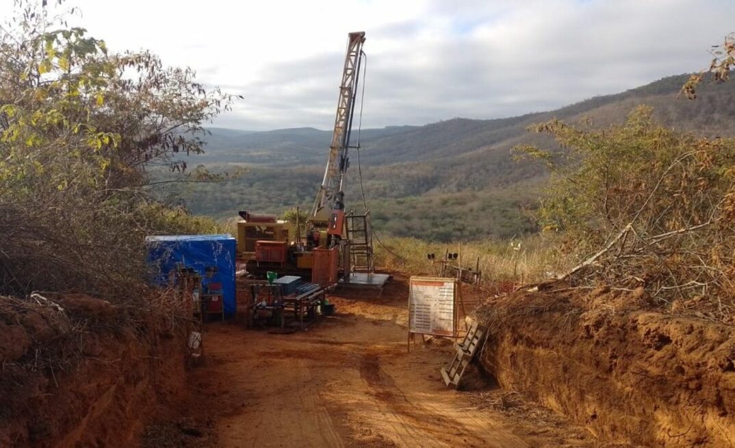 Sondagem da Lithium Ionic no projeto de lítio Salinas, em MG/Divulgação