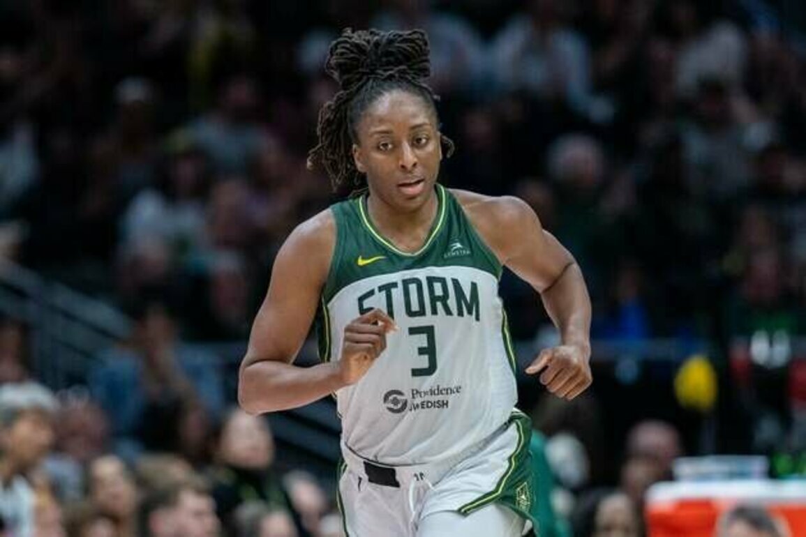 Storm eye playoff spot as they host Valkyries