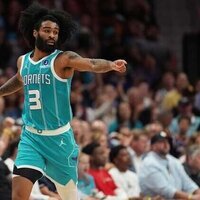 Hornets stay hot with runaway win over Suns