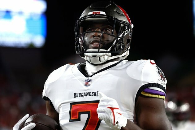 Bucs RB Leonard Fournette added to injury report
