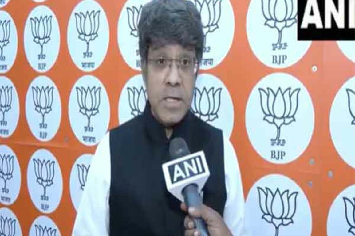 "Congress failed its duty, forsaken national interests": BJP's CR Kesavan on party's 'gayab' jibe at PM