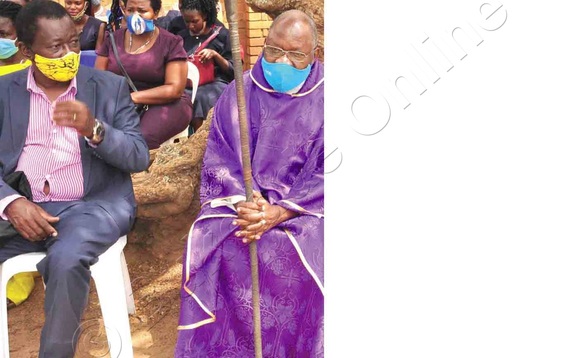 Fr. Nyombi (ku kkono), n’abamu ku batuuze. Fr. Nyombi (ku kkono), n’abamu ku batuuze.