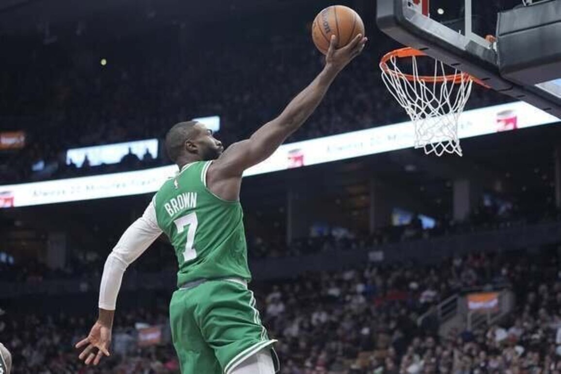 Red-hot Celtics visit Bucks with Giannis Antetokounmpo sidelined
