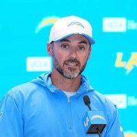 Ravens hire Chargers DC Jesse Minter as head coach