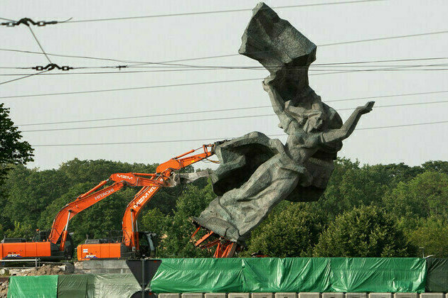 Russia probing WWII memorial vandalism in Baltics and Eastern Europe