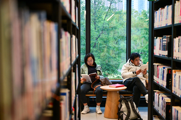 Digital reading boom draws more Chinese into books