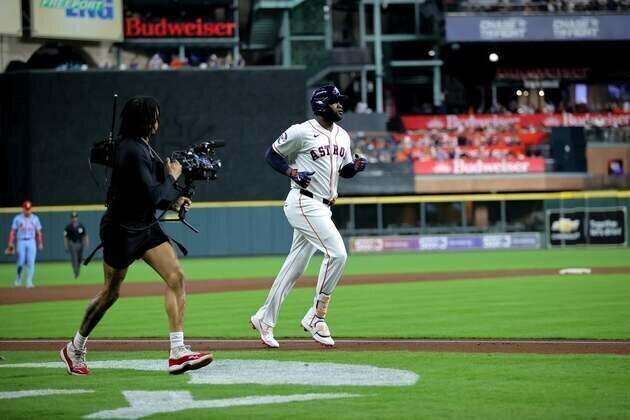 Yordan Alvarez, Astros strive to do damage against Yankees' stellar pitching staff