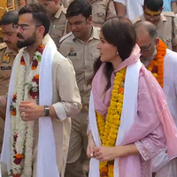 Anushka Sharma, Virat Kohli seek blessings at Ayodhya's Hanuman Garhi temple