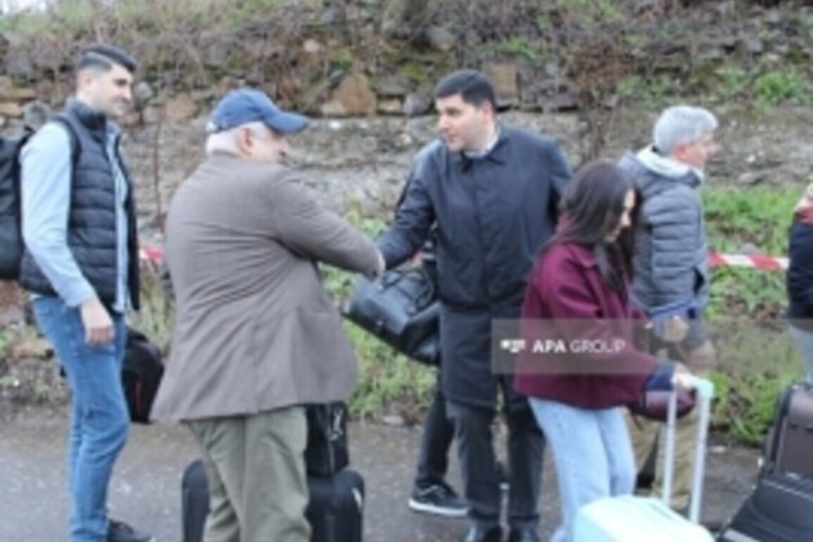 Armenian civil delegation arrives in Azerbaijan