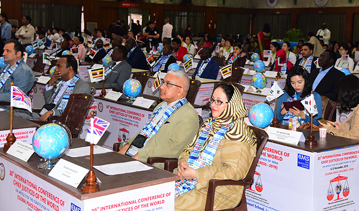 hief ustices from around the world attending the annual global peace conference in ucknow ndia ourtesy hoto