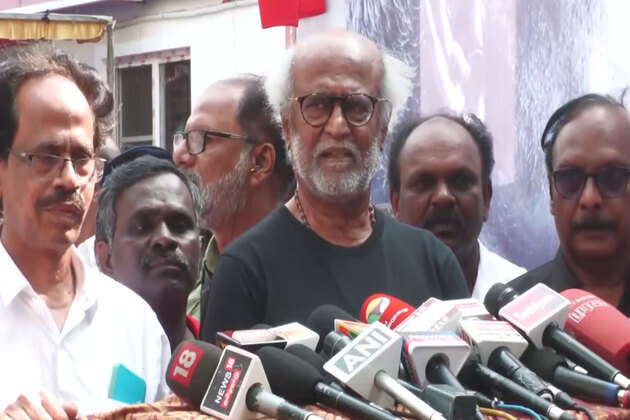 Rajinikanth pays last respects to CPI leader R Nallakannu, calls him "great soul"