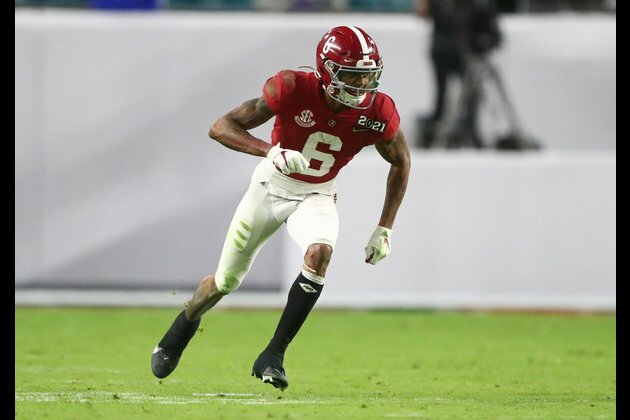 Heisman-winning WR DeVonta Smith skips Senior Bowl measurements