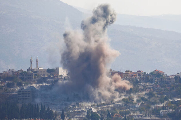 Israel launches new strike in Lebanon's Khiam, Yohmor al-Shaqif amid ceasefire extension