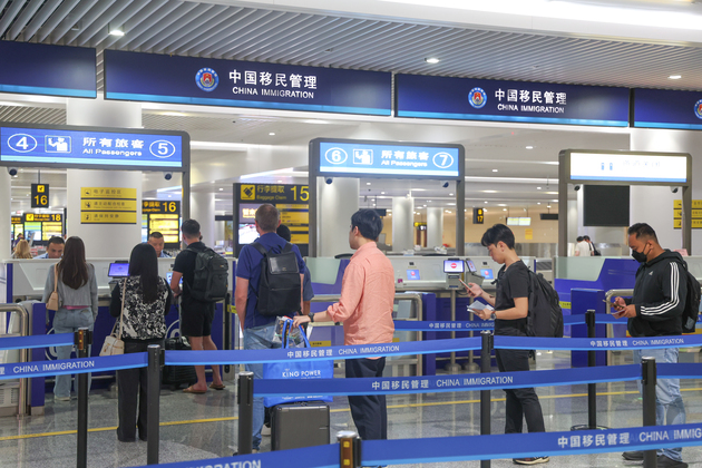 China reports surge in foreign tourists as summer vacation begins