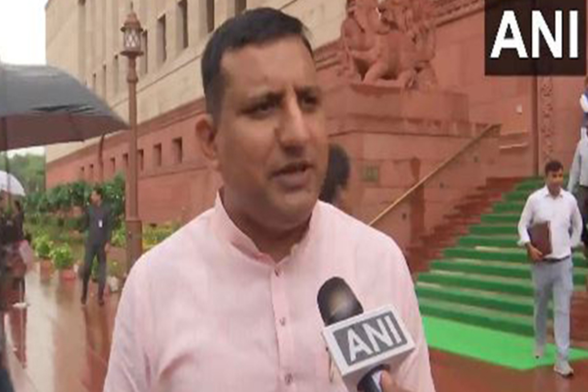 Bihar: RJD MP Sanjay Yadav accuses EC, NDA of having "alliance", questions transparency and timeline of SIR
