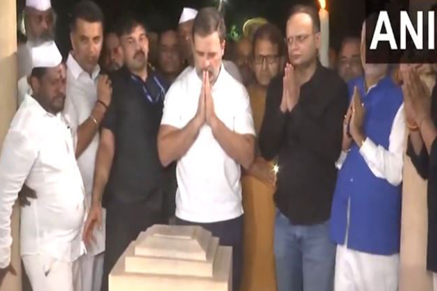 Rahul Gandhi pays tributes to Mahatma Gandhi at Gandhi Smriti