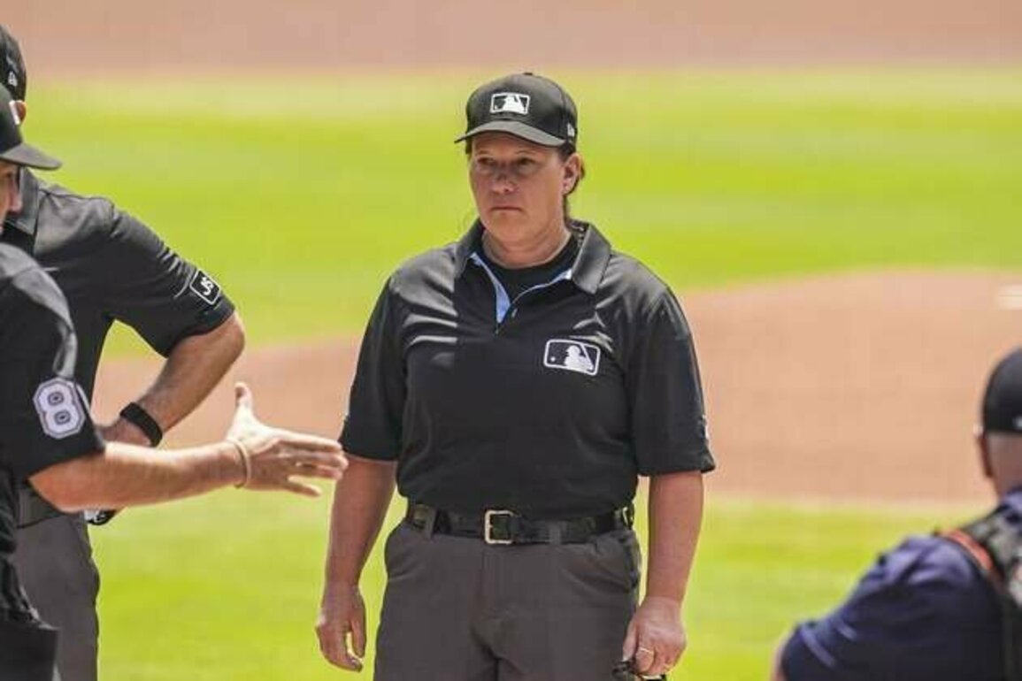 Jen Pawol makes history as MLB's first female umpire