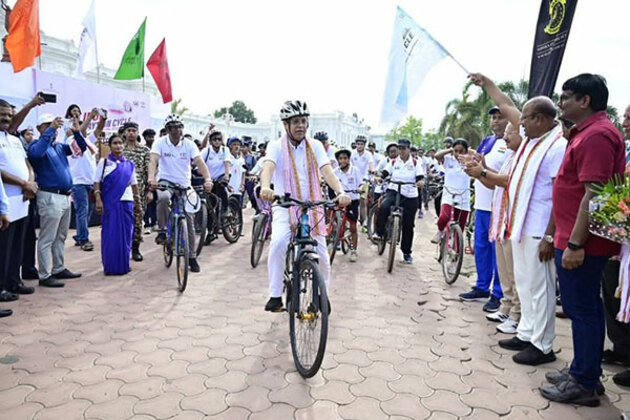 Tripura governor participates in "Sundays on Cycle" to promote healthy living