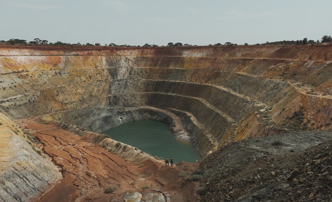 Brightstar sinks on Aurumin merger moves, Laverton DFS