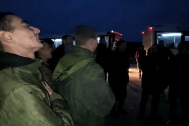 Russian soldiers return from Ukrainian captivity
